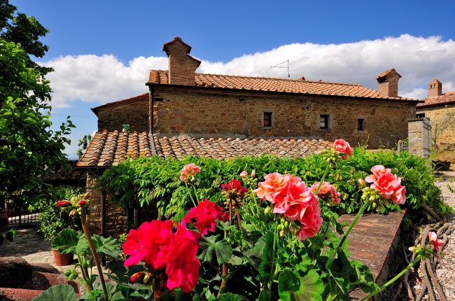 Farmhouse with loggia and swimming pool