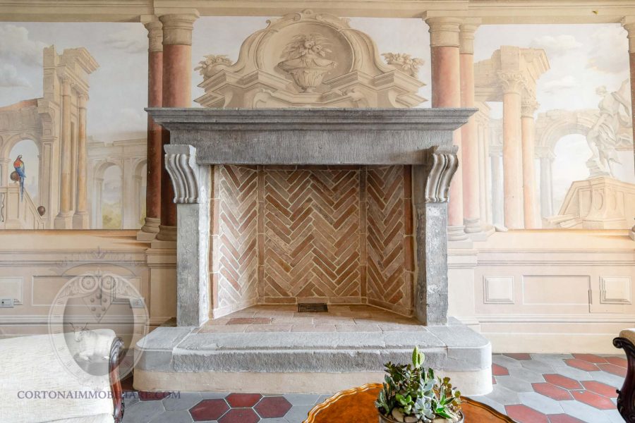 Fireplace - Exclusive property in via S.Margherita