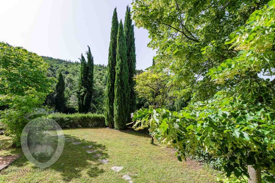 View - Stone farmhouse with a panoramic view