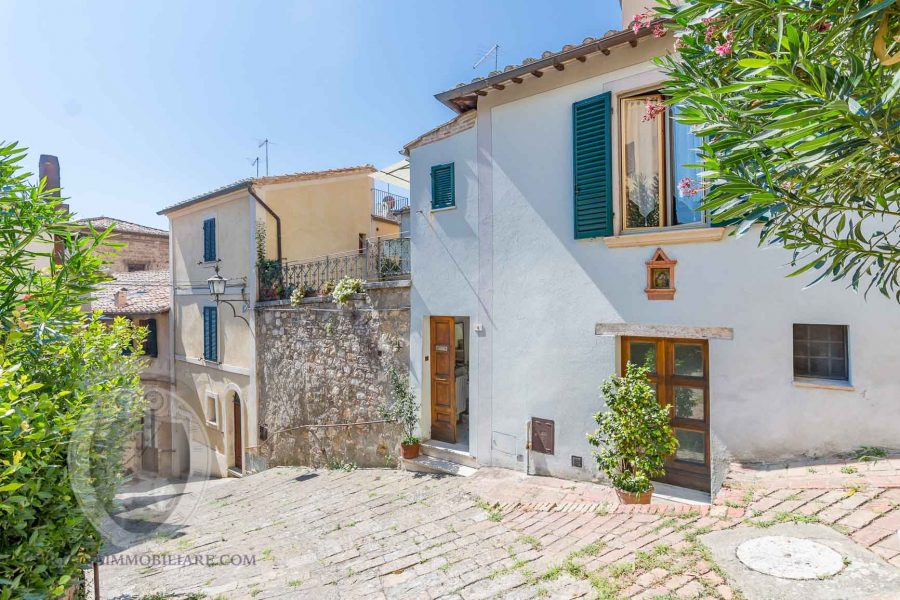 Townhouse with terrace