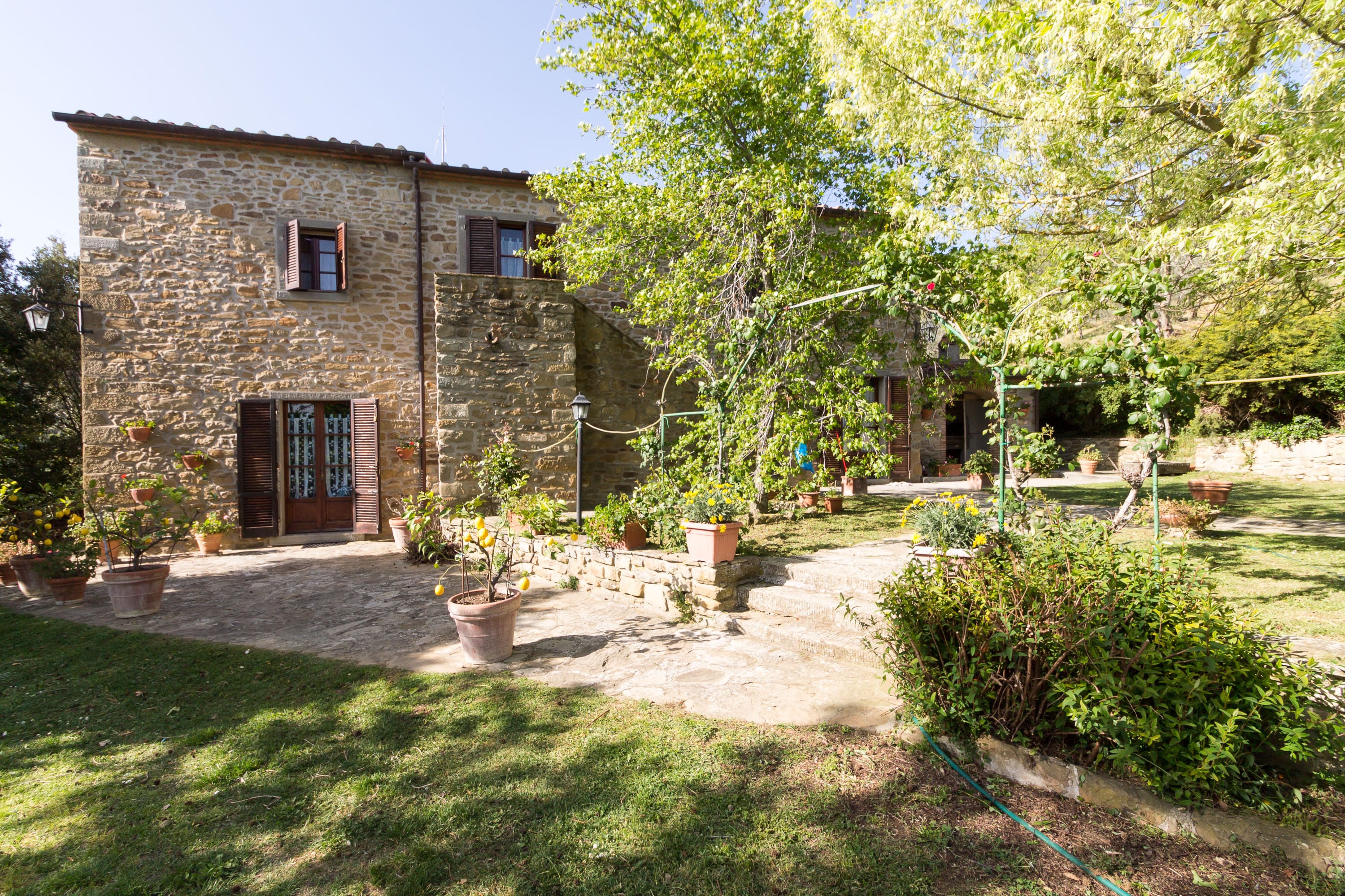 Panoramic farmhouse with annex