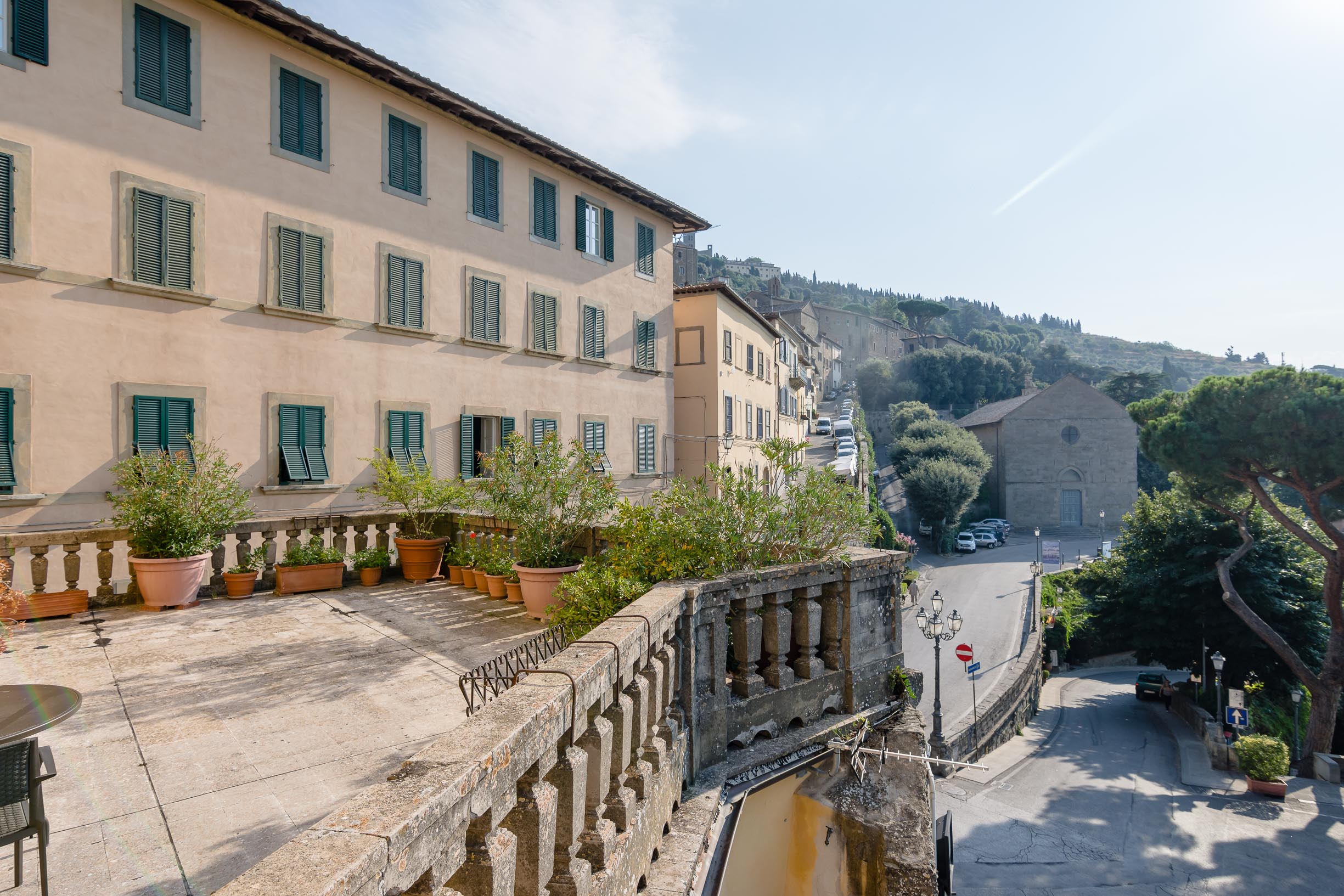 Apartment in Cortona of over 230sqm with terrace