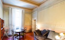 Bright frescoed apartment