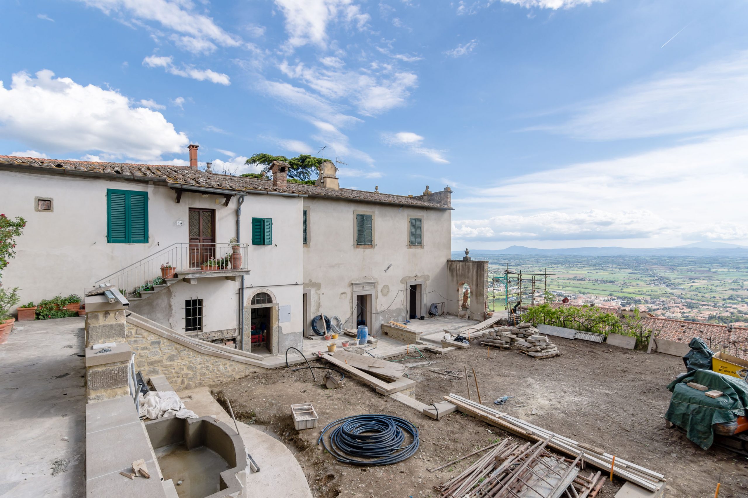 Proprietà in centro con giardino panoramico
