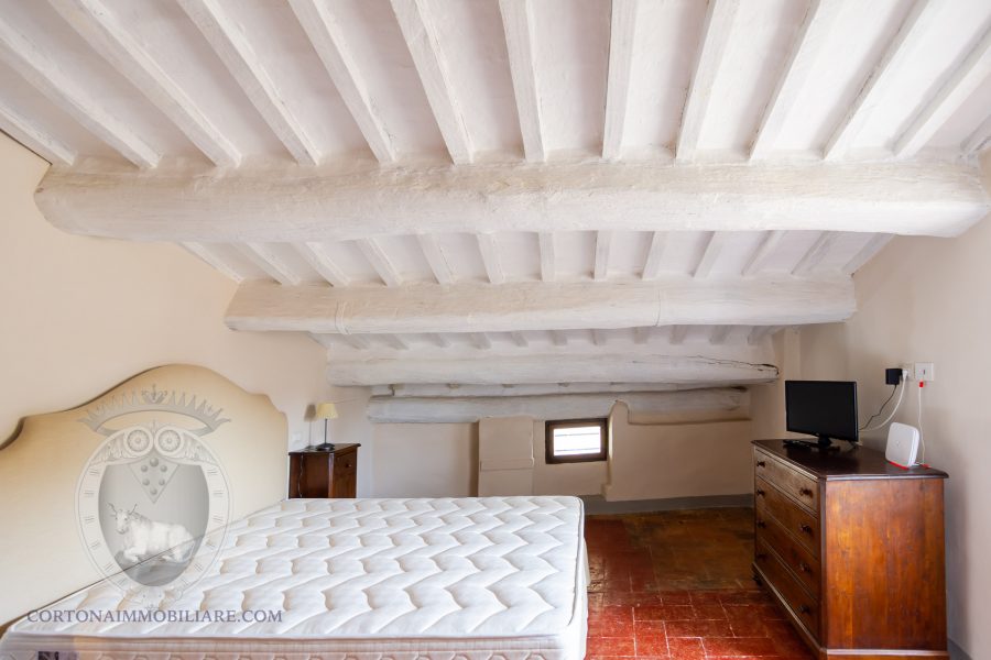 Attic renovated in Cortona