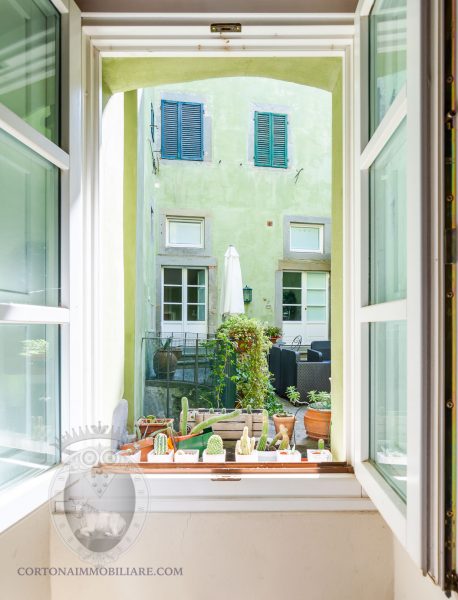 Apartment with courtyard and Dependance