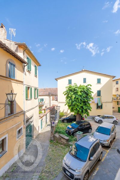 Apartment with courtyard and Dependance