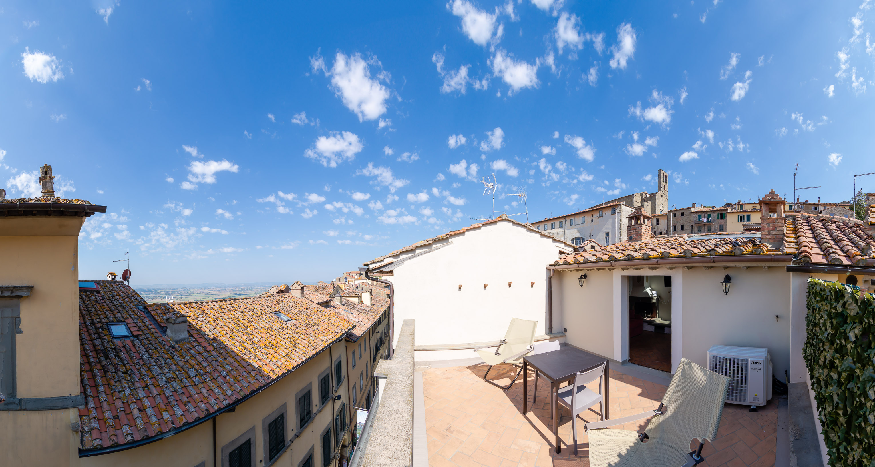 Apartment with magnificent terrace