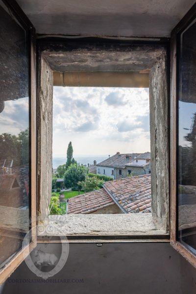 Independent townhouse to be restored