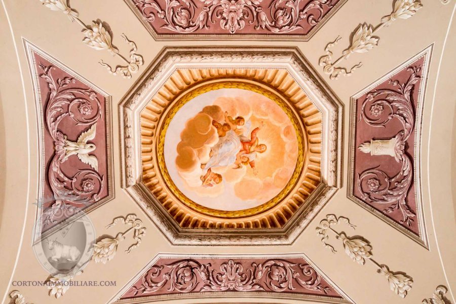 Appartamento con affreschi a Cortona