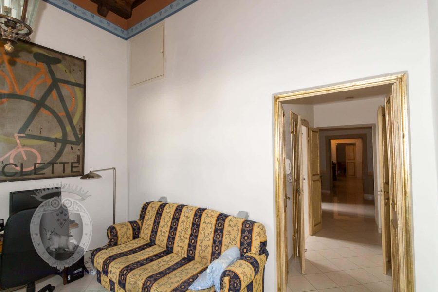 Apartment with frescoes in Cortona