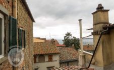 Apartment with frescoes in Cortona