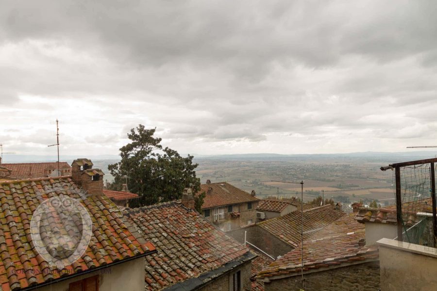 Apartment with frescoes in Cortona