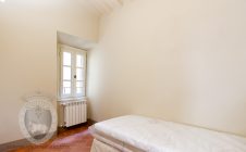 Bright apartment in the historic center of Cortona