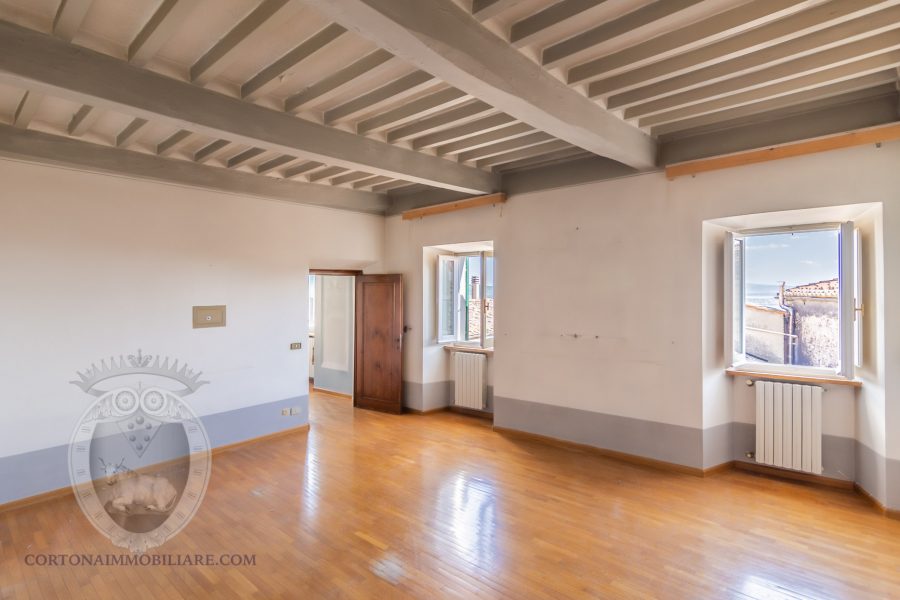 Independent villa in the historic center with lift