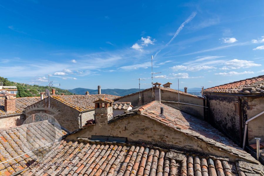 Independent villa in the historic center with lift