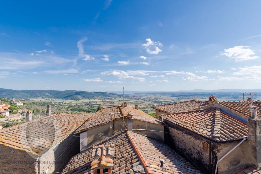 Independent villa in the historic center with lift