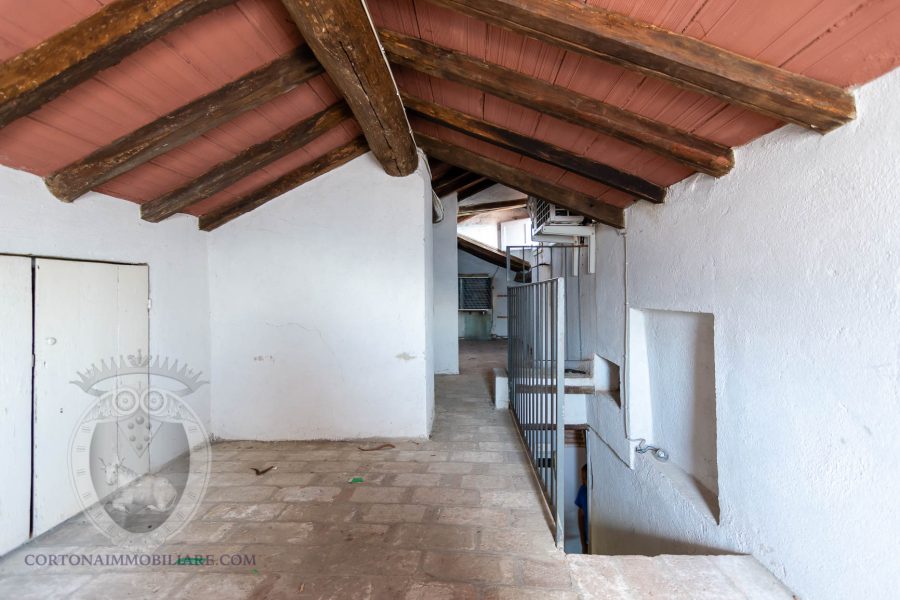 Independent villa in the historic center with lift