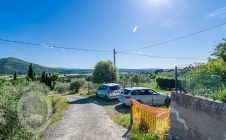 Casale con vista e giardino in campagna