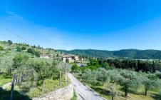Casale con vista e giardino in campagna