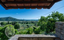 Farmhouse with views and garden in the countryside