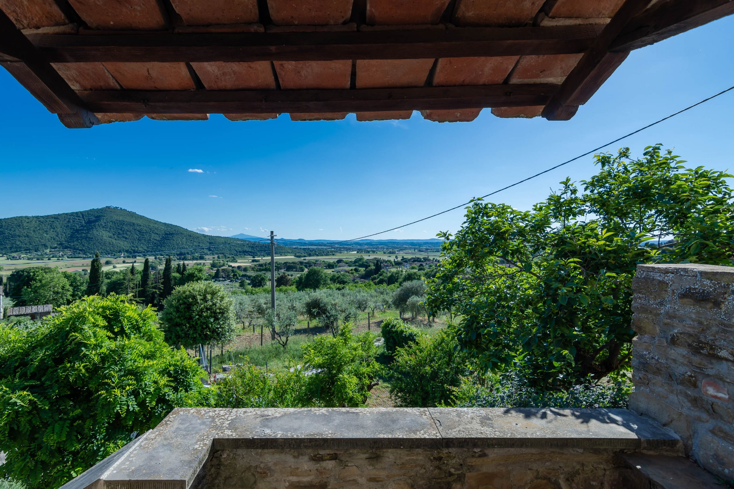 Farmhouse with views and garden in the countryside