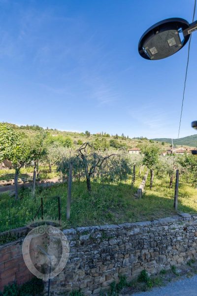 Farmhouse with views and garden in the countryside