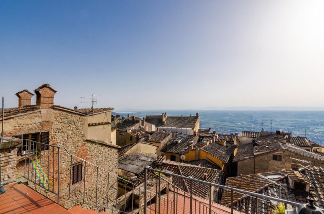 Apartment with panoramic terraces and lake view