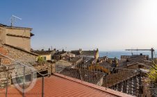 Apartment with panoramic terraces and lake view