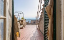 Apartment with panoramic terraces and lake view