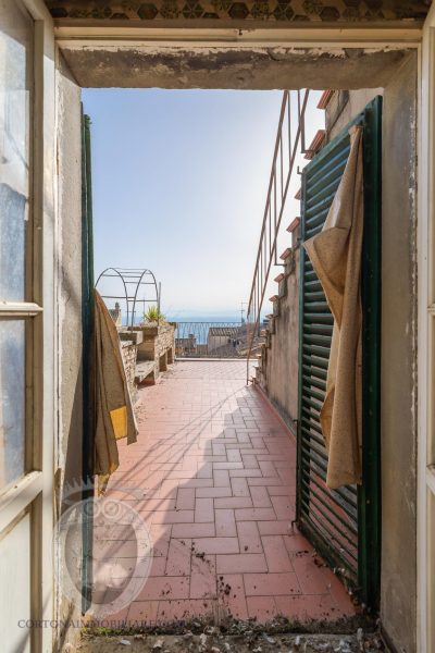 Apartment with panoramic terraces and lake view