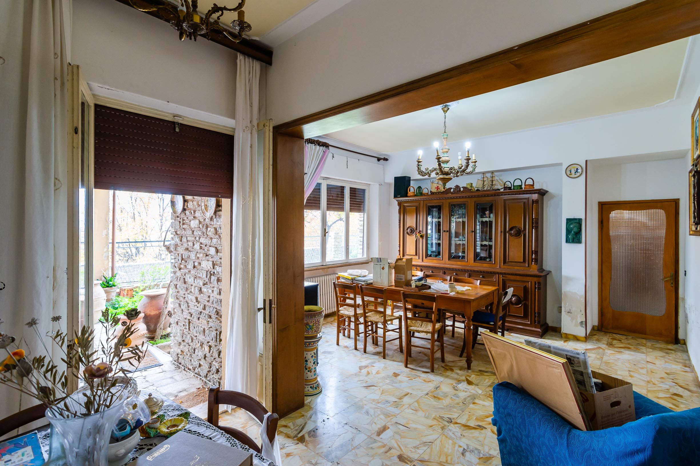 Detached house with terrace and garden