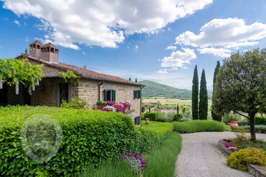 Bellissima casa colonica ristrutturata in in località Pergo