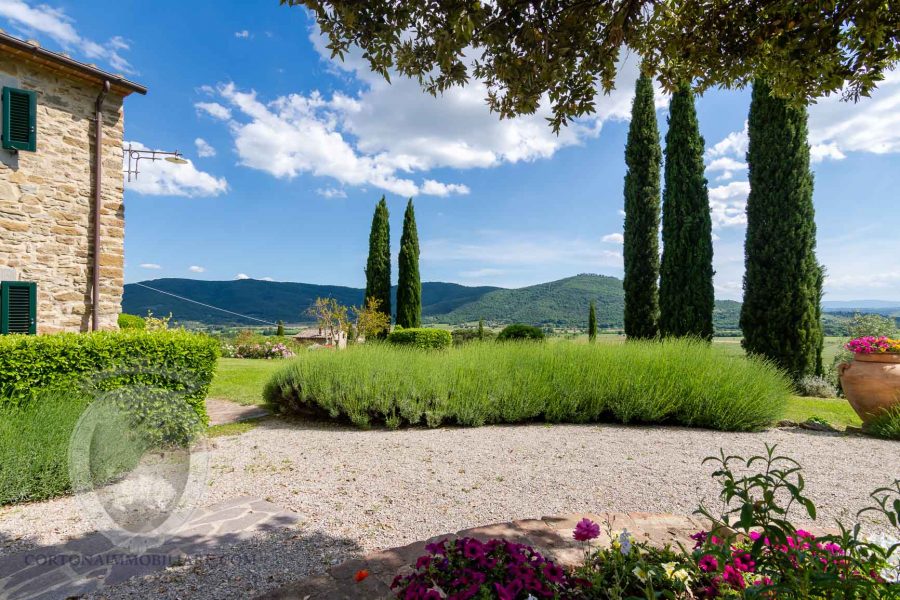 Bellissima casa colonica ristrutturata in in località Pergo