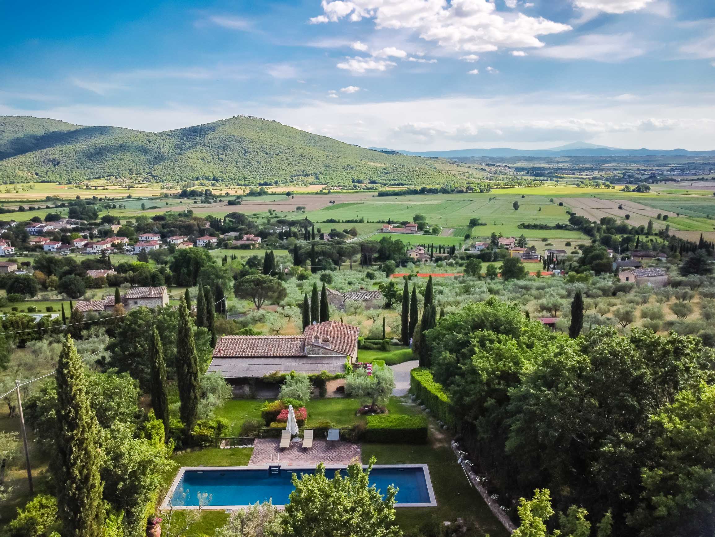 Beautiful restored farmhouse in Pergo an exclusive areas of Cortona