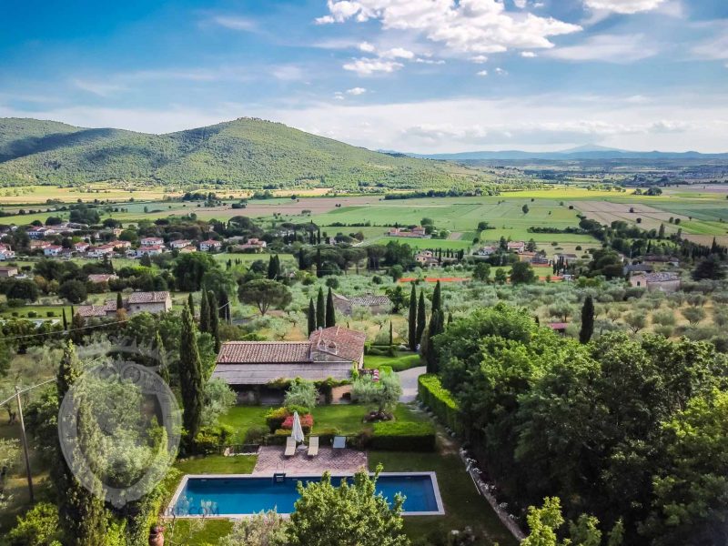 Bellissima casa colonica ristrutturata in in località Pergo