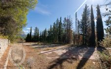 Casa colonica in posizione panoramica con piscina e campo da tennis