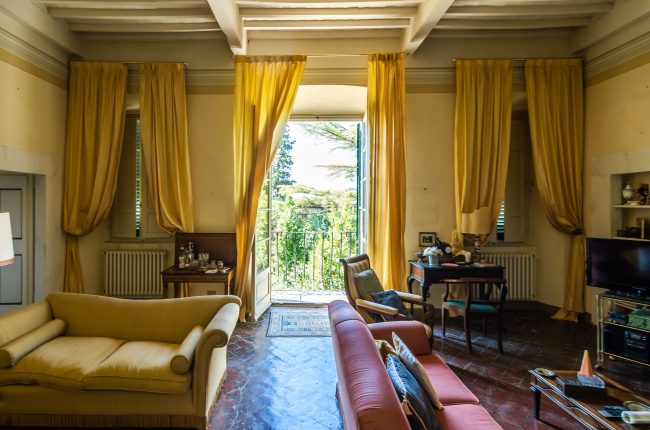 Apartment in a nineteenth-century villa