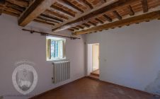 Casa indipendente con vista sul valle e lago Trasimeno