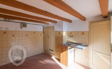 Detached house overlooking the valley and Lake Trasimeno