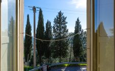 Detached house overlooking the valley and Lake Trasimeno