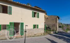 Casa indipendente con vista sul valle e lago Trasimeno