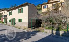 Casa indipendente con vista sul valle e lago Trasimeno