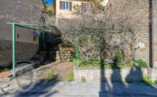 Casa indipendente con vista sul valle e lago Trasimeno