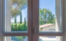 Restored farmhouse with outbuilding in Cortona