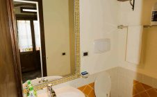 Colonica con 5 camere e piscina