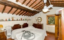 Colonica con 5 camere e piscina