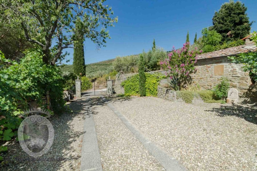 Colonica con 5 camere e piscina