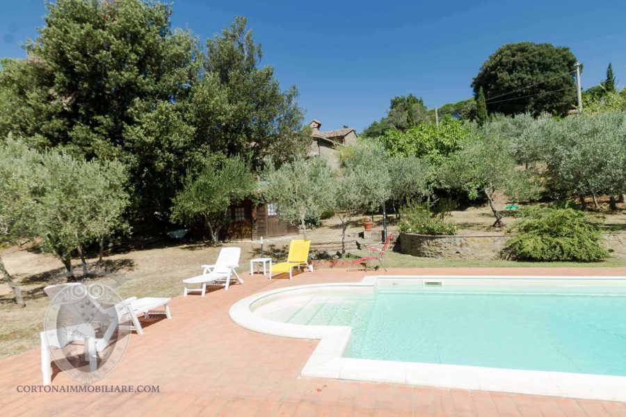 Farmhouse with 5 bedrooms and swimming pool