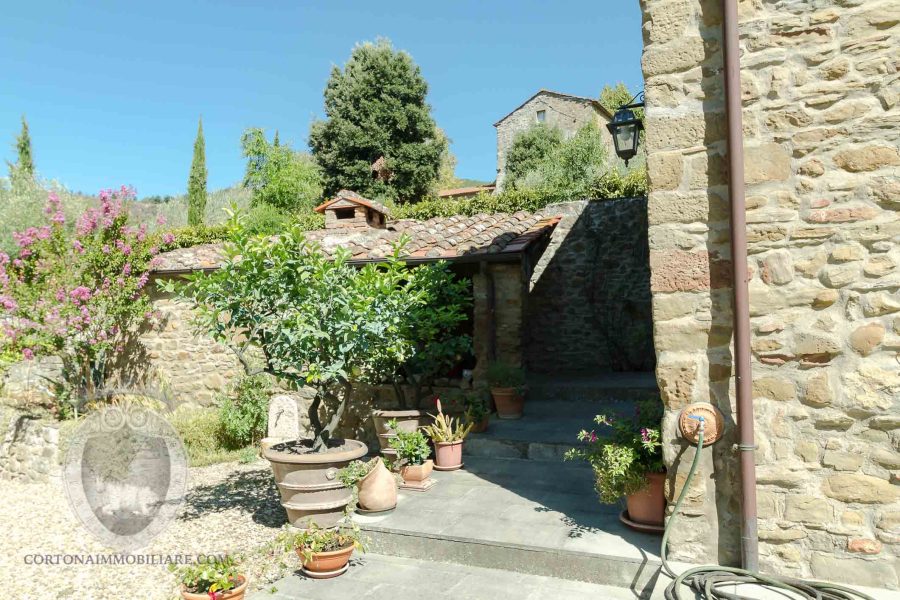 Colonica con 5 camere e piscina